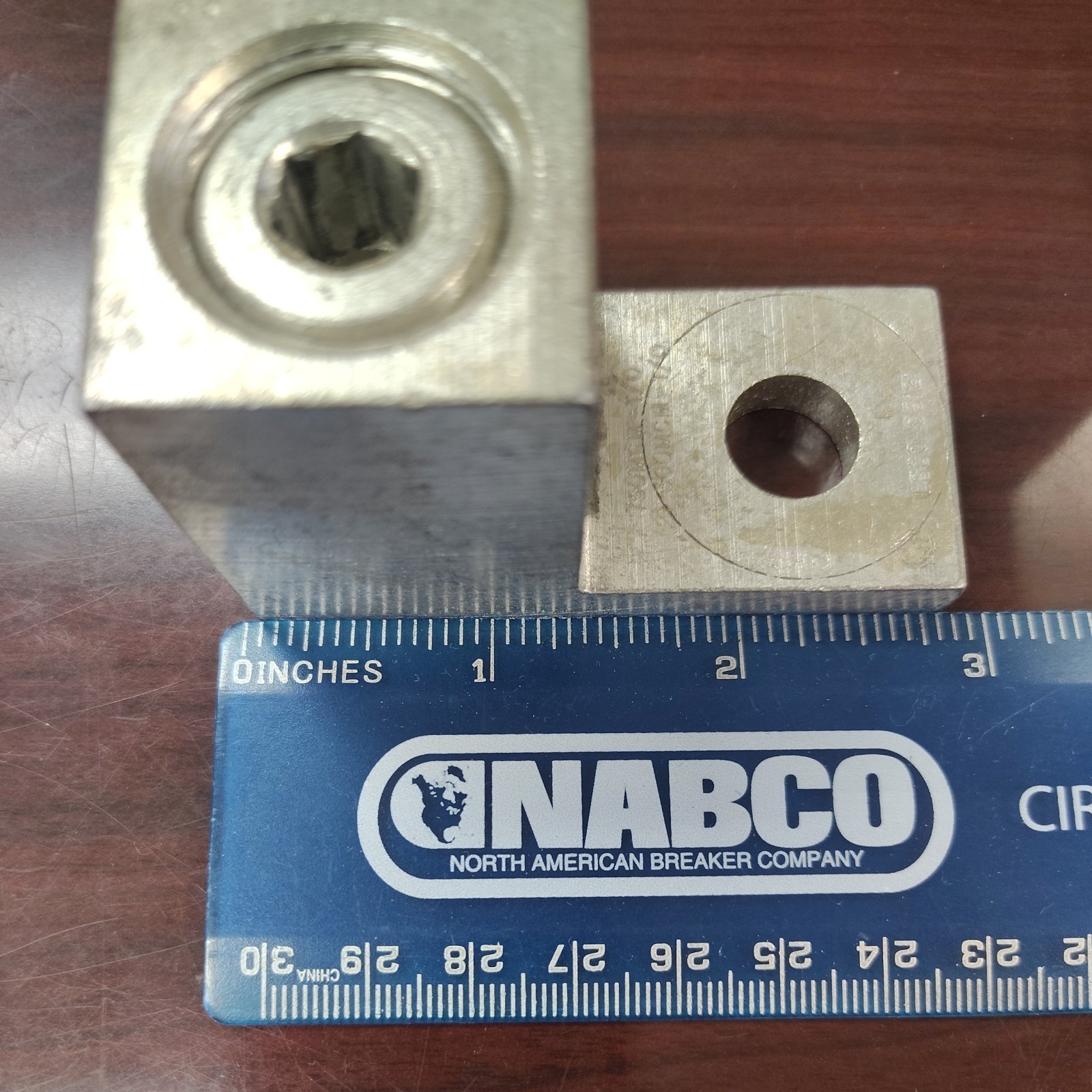 Ilsco D3121 Lugs, Rated for 750kcmil – 1/0 or (2) 300kcmil – 1/0 NEW – LOT OF 3