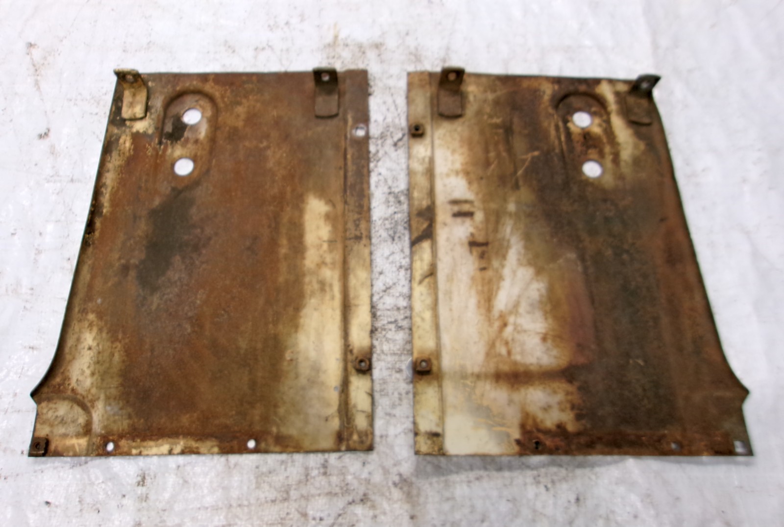 Case 400 600 Tractor Side Panel – Pair