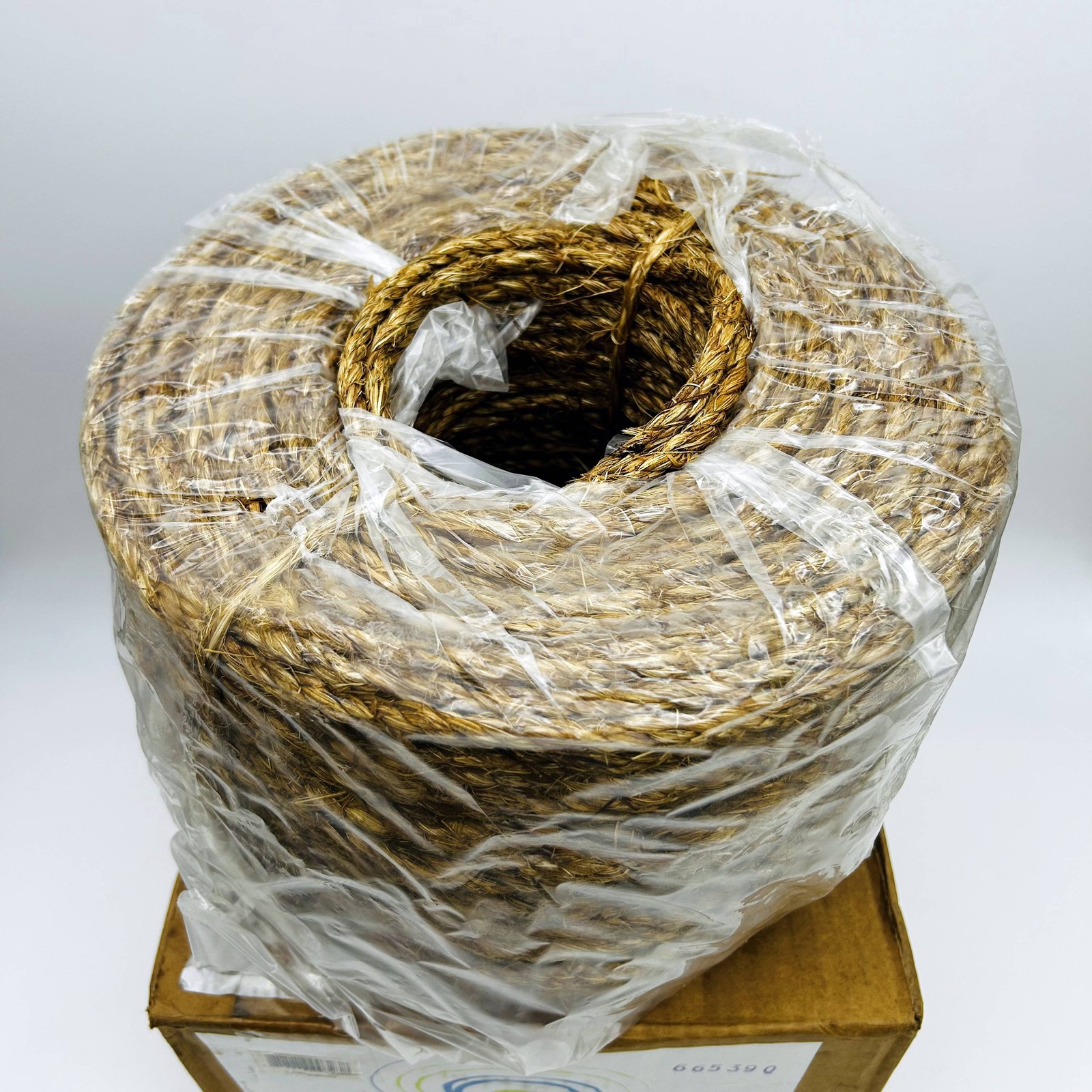 Tytan MN14600 Manila Rope 1/4in X 600ft 3-Strand Twisted 54 lb Load Natural