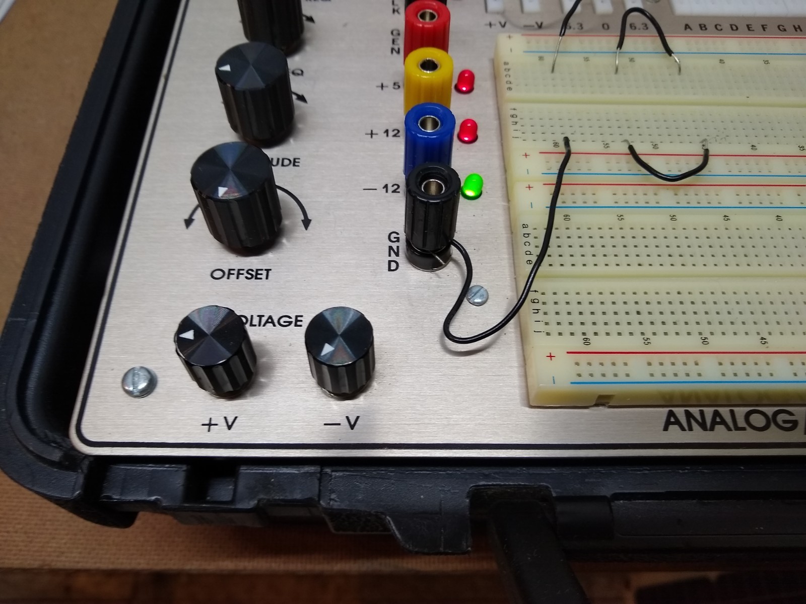 RSR Electronics PAD-234A Electronix Express Assembled Digital/Analog Trainer
