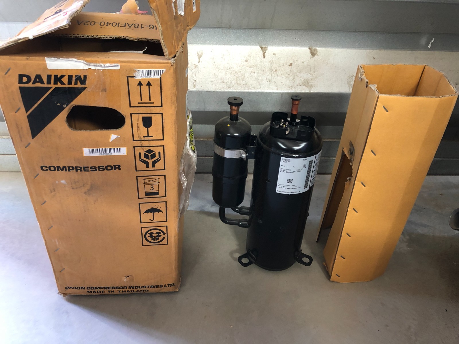 New Daikin A/C Compressor 3 Ph Oil FVC50K 60 Hz R410A Model 2YC90FXD