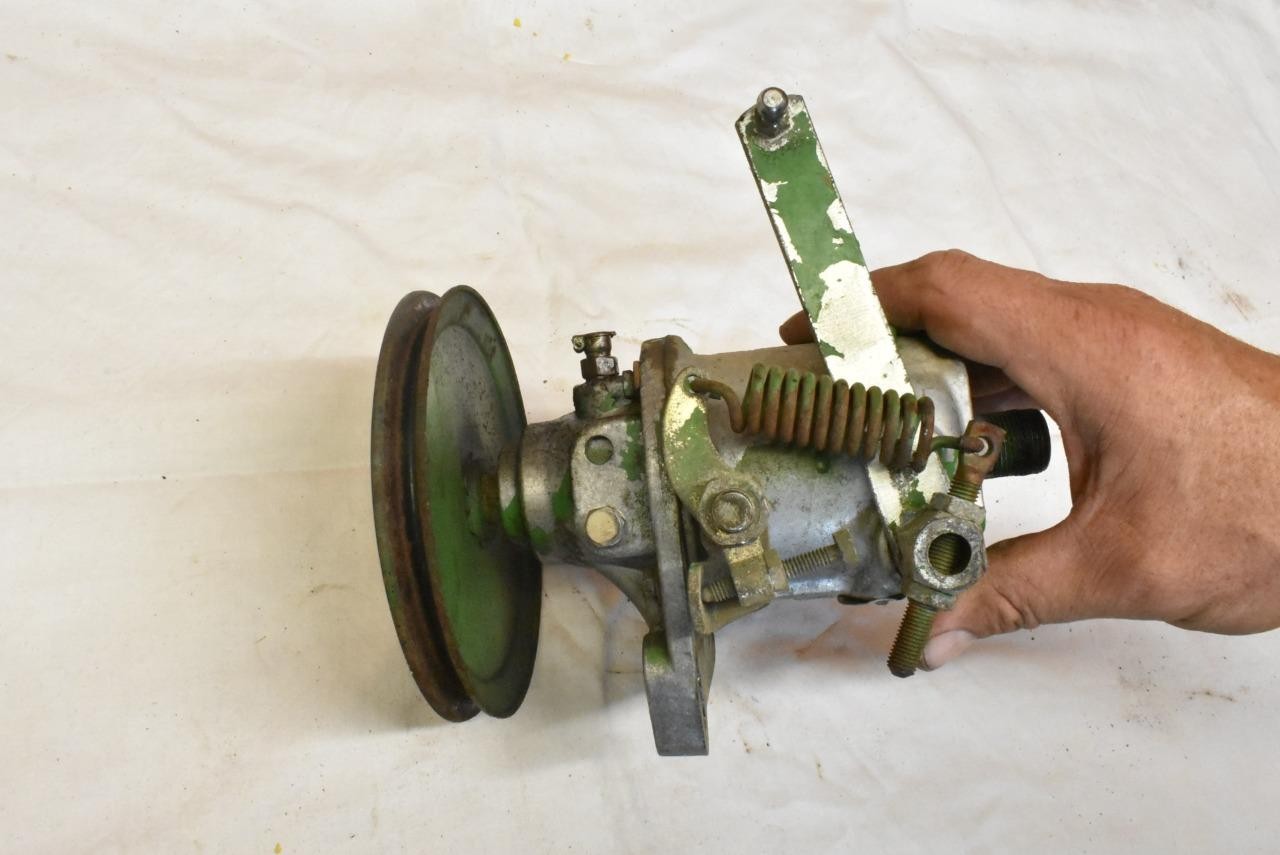 Nice used Pierce GC9933 Belt Drive Governor off 292 Chevy Engine