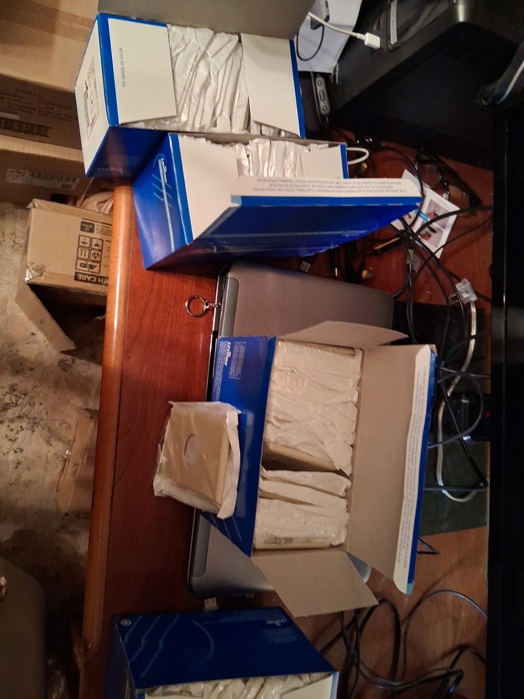 4 Boxes Of 25 Leviton 078477570005