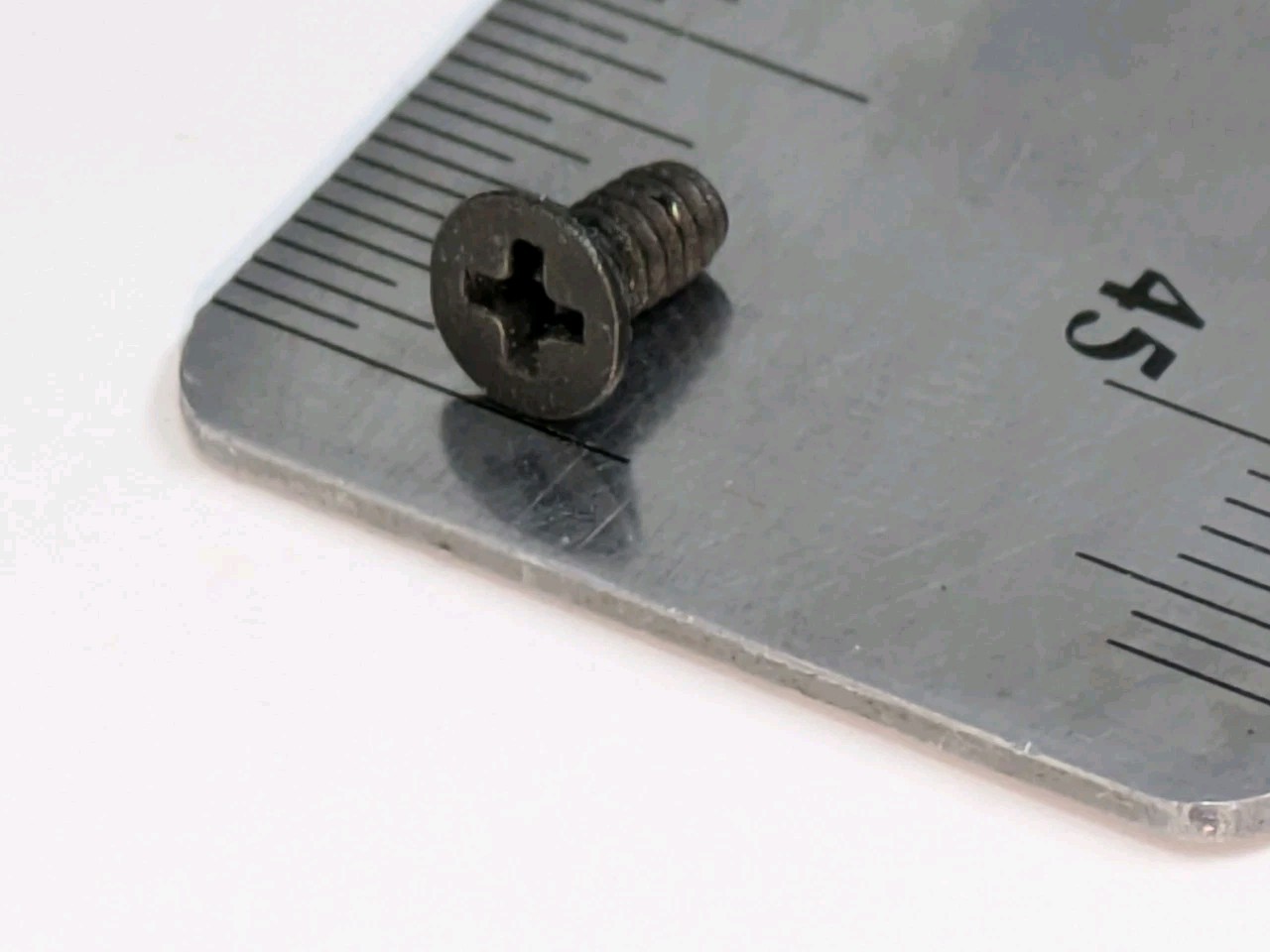 28lb Lot Assorted Machine Screws Industrial – Sizes / Weights as shown