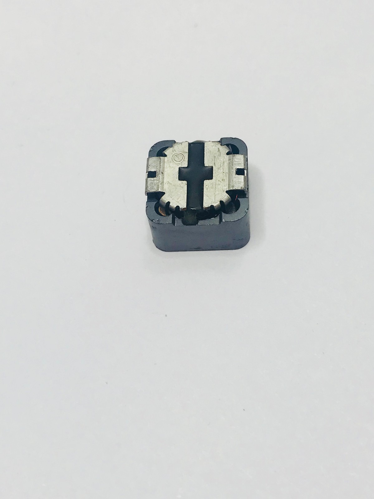 4pcs Lot- DR127-680-R, MFR= Eaton, Inductor, GP, 68uH,4.44A,20%,Ferrite-Core,SMD