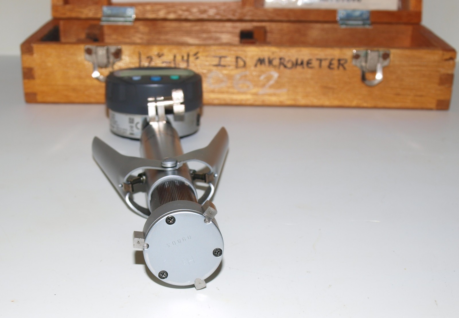 MITUTOYO 1.2-1.4″ HOLTEST 3 POINT BORE GAGE with DIGIMATIC INDICATOR. TESTED