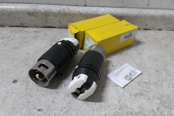 Hubbell CS6365C 2 Pk 125/250VAC 50 A Current Rating Straight Locking Plug