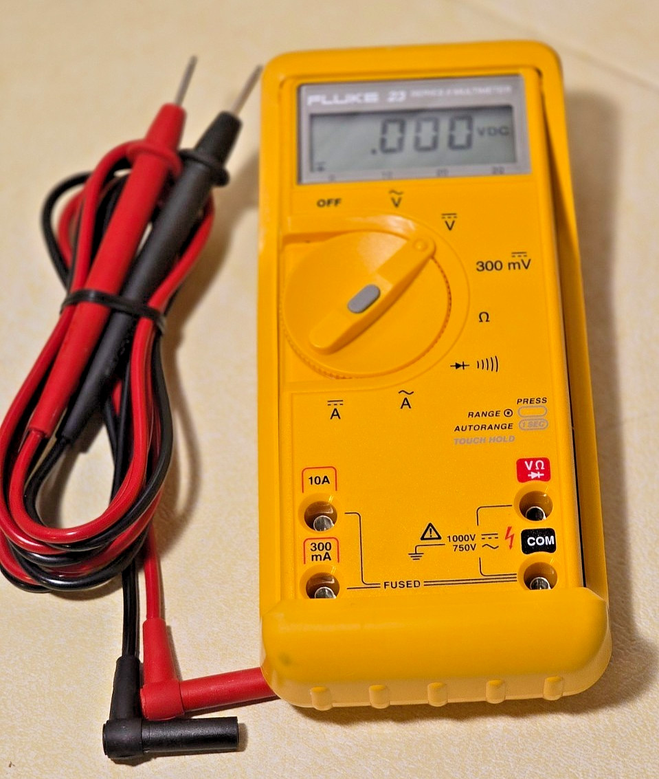 Used Fluke 23 Series II Digital Multimeter CAT III w/TL75 Test Leads & C20 Case
