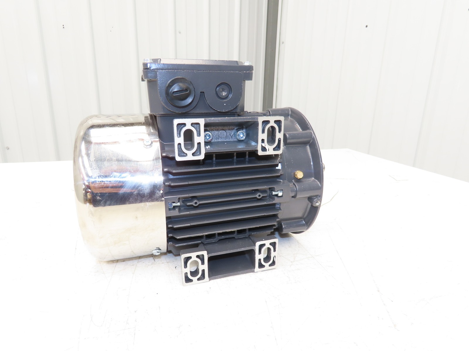 TechTop CB3-AL-TF-56C-4-B-D-.5 AC Motor 0.5 Hp 1750RPM 208-230/460V 3PH 56C TEFC