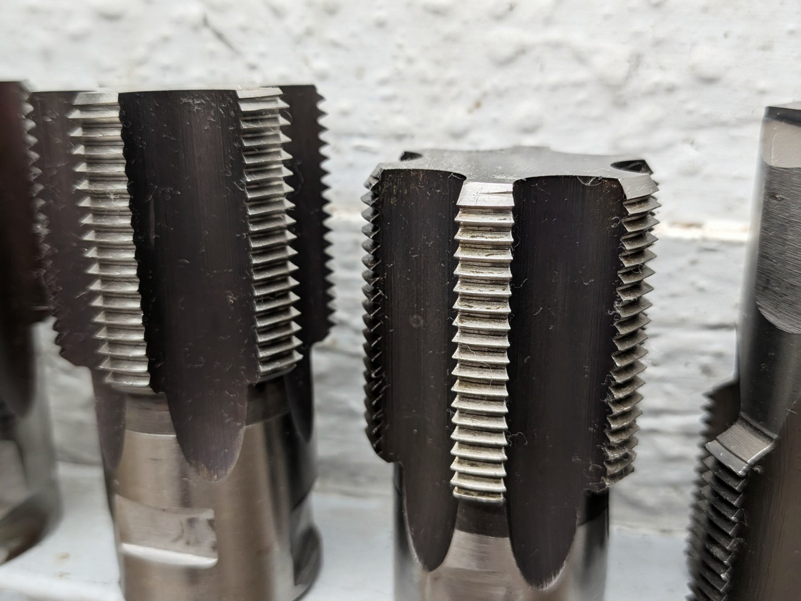 LOT OF USA LRG TAPS, GTD 1-3/8″, GTD 2″ -12, REGAL 1-5/8″, REGAL 1-5/16, 12PC