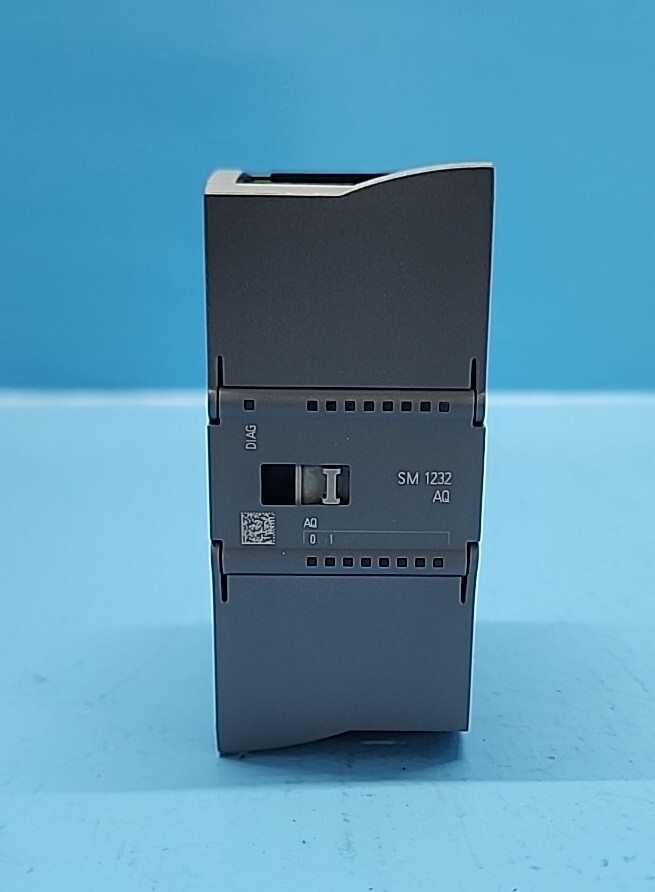 Siemens 6ES7 232-4HB32-0XB0 Simatic SM 1232 AQ Module