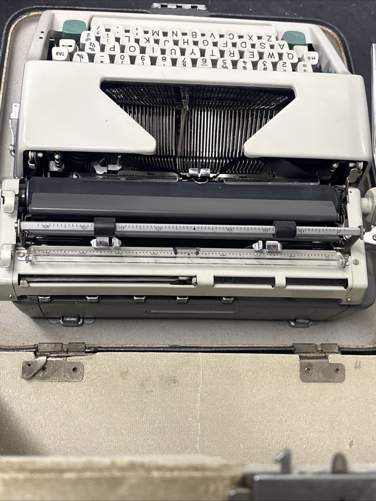 Vintage Olympia Werke SM8 SM-8 Portable Manual Typewriter with Case Tested As Is