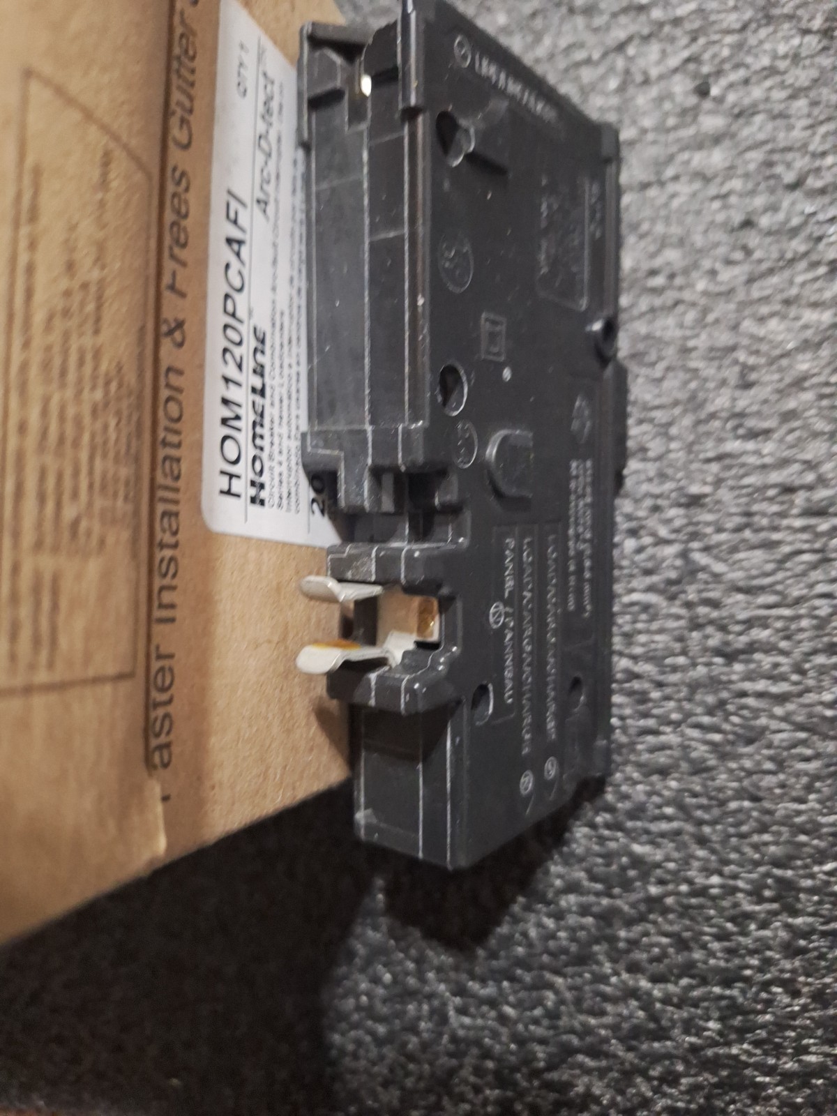 (4) Square D Homeline 1 Pole 20A 120VAC Mini Circuit Breaker – HOM120PCAFI