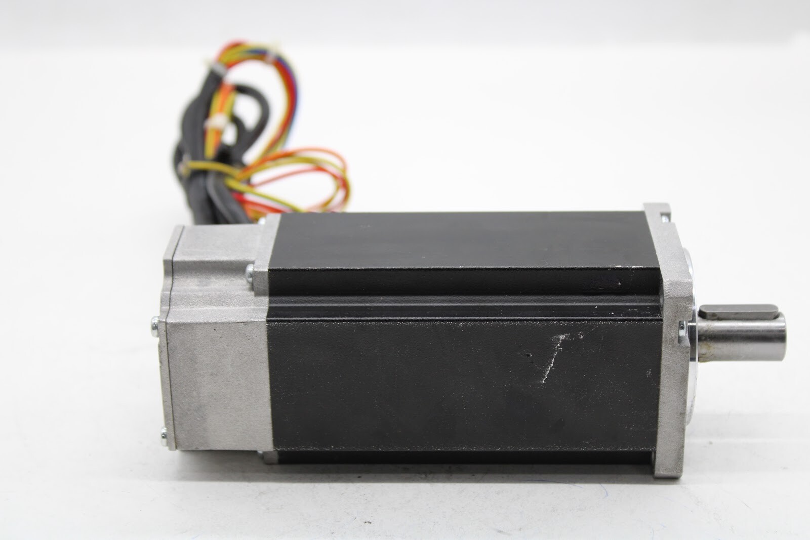 Nidec 060LDB5035-0007 10Pole; Insul: F F/B: 1024ppr Push-Pull Comms Motor