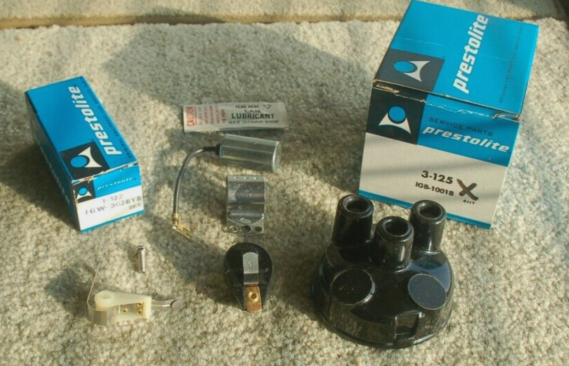 Wisconsin Engines YQ23 Tune-Up kit & 28IGB1001B Distributor cap