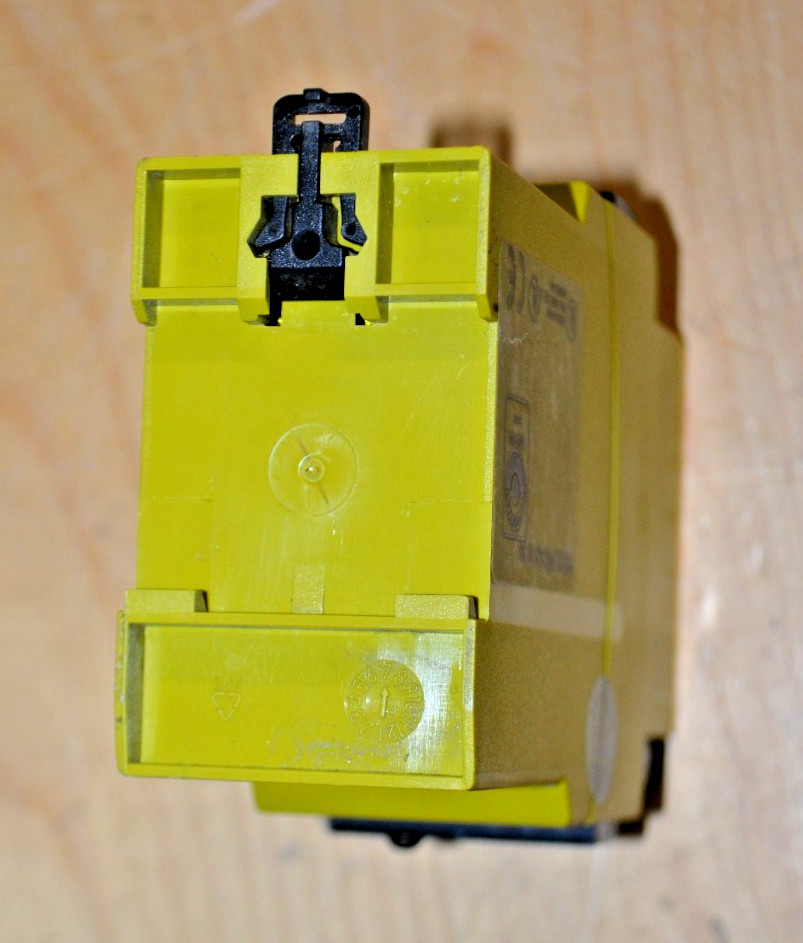 PILZ ~ P2HZ X1P ~ 24VDC 3n/o 1n/c 2so Safety Relay ~ 777340 ~ (B2)