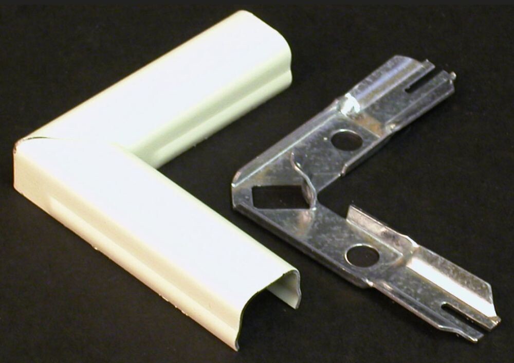 Wiremold V511, 300 V, Ivory, Flat, Elbow Fitting for 500 Series Raceway, 1pc