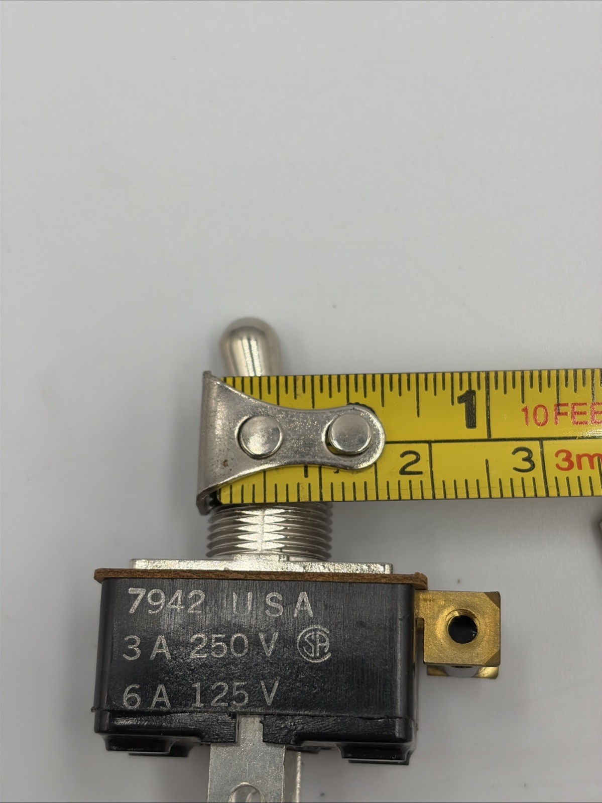 QTY 1 Cutler Hammer 8372K7 ON/OFF toggle Selector Switch 3A 250V 6A 125V NOS!
