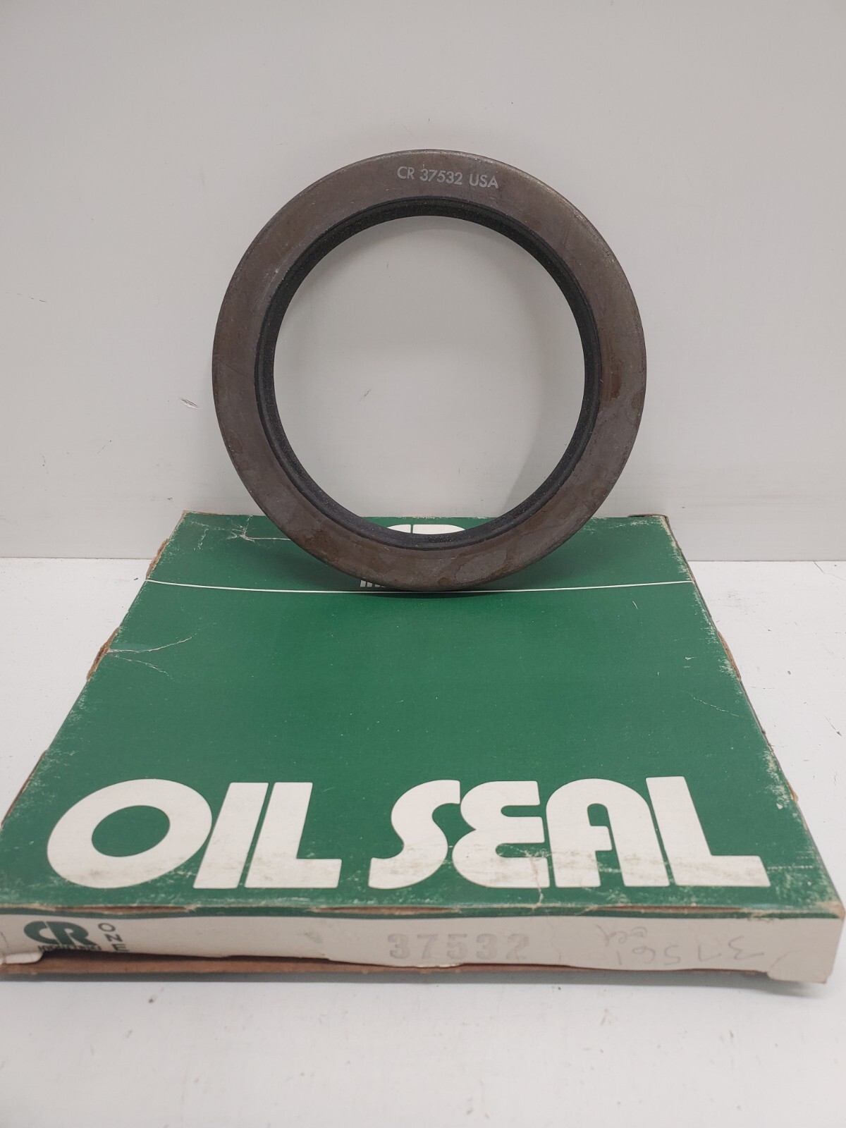 NEW OLD STOCK! SKF OIL SEAL 37532