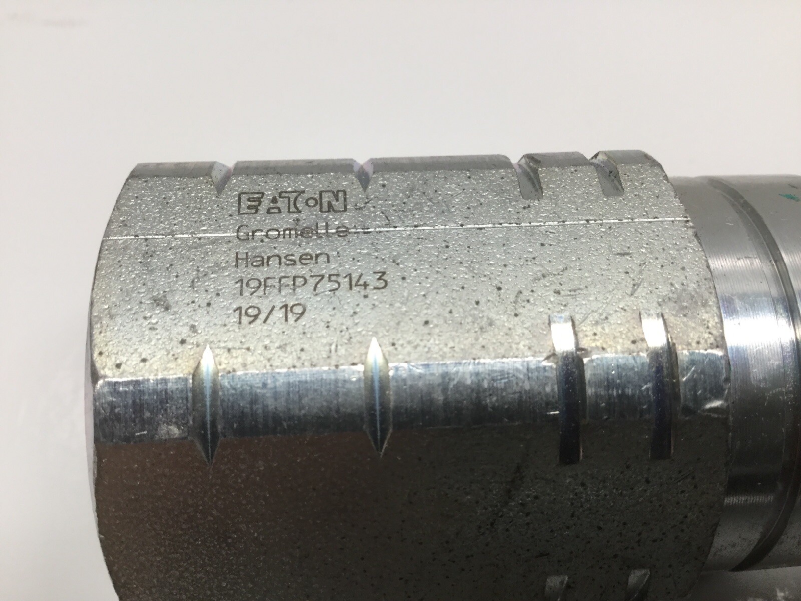Eaton 19FFP75143 FF Series Male Plug 3/4 14f Female NPT Quick Disconnect
