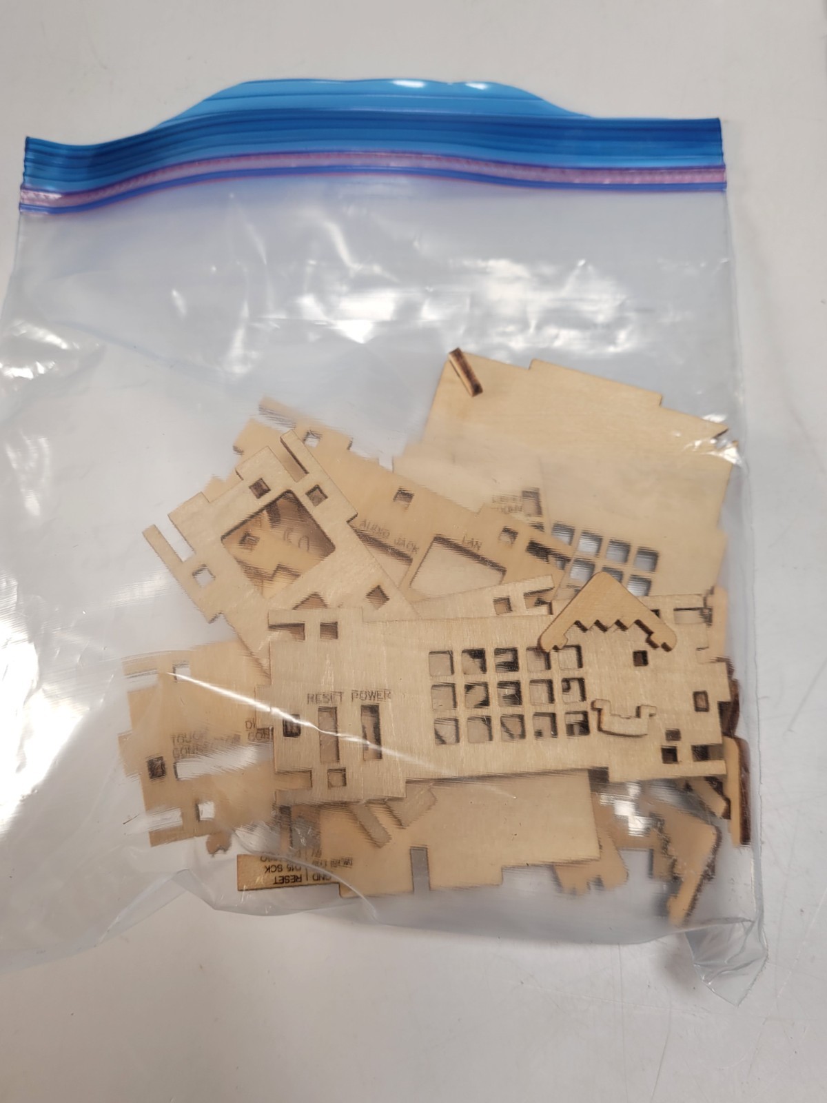 DFRobot LattePanda 4GB/64GB w/ Screen & Wood case