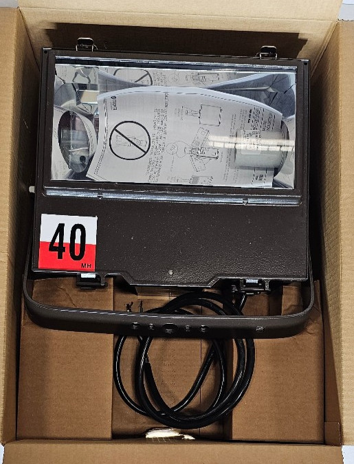 New Cooper Lighting 400W HID Outdoor Commercial Flood Light Fixture, IP67, 120V