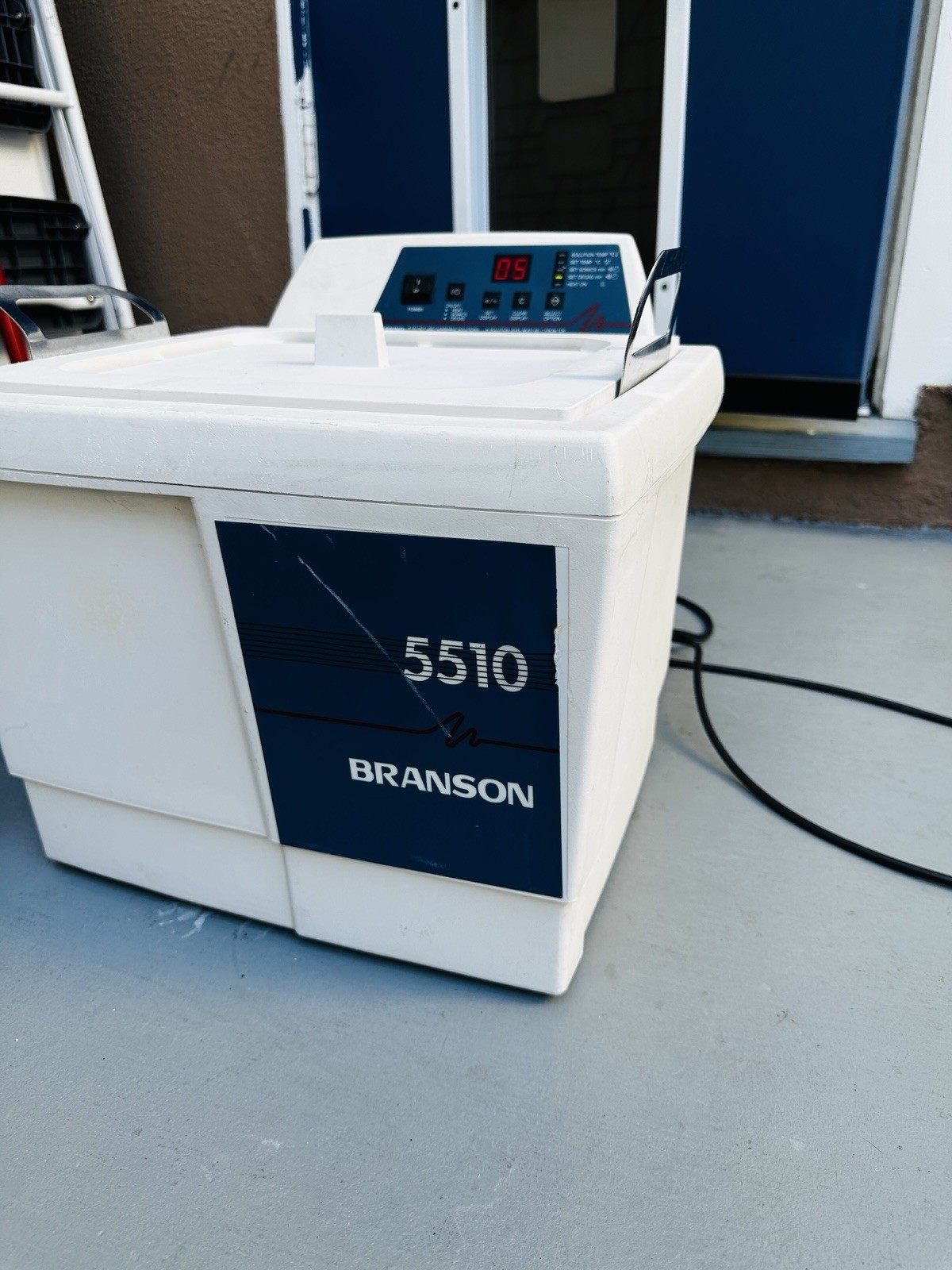 Branson 5510R-DTH Ultrasonic Cleaner Heated Bath & Timer. Working