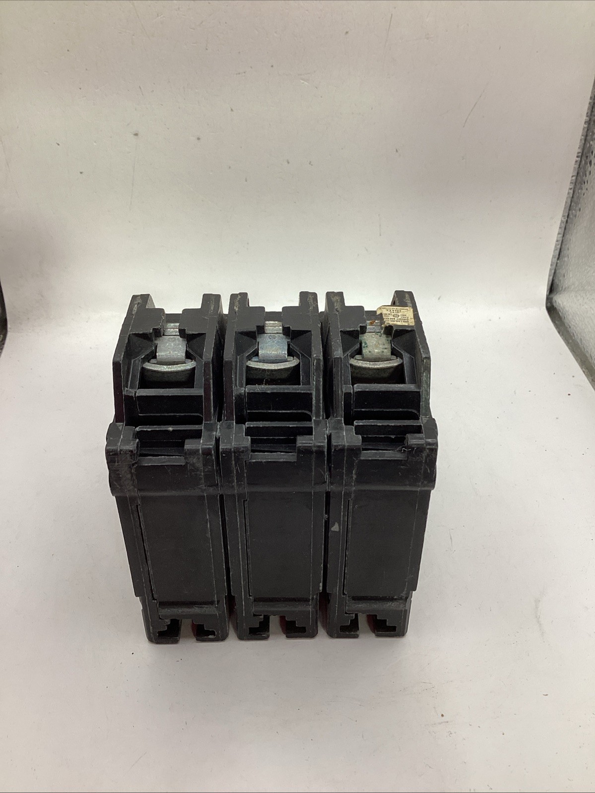 Used GE THQL32020 3 Pole 20 Amp 240VAC⚪️
