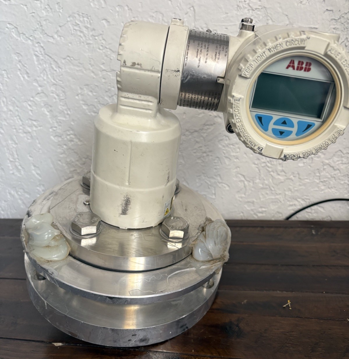 New! ABB LLT100-AIBH10L5 Laser Level Transmitter 4-20 mA HART HALAR Coated