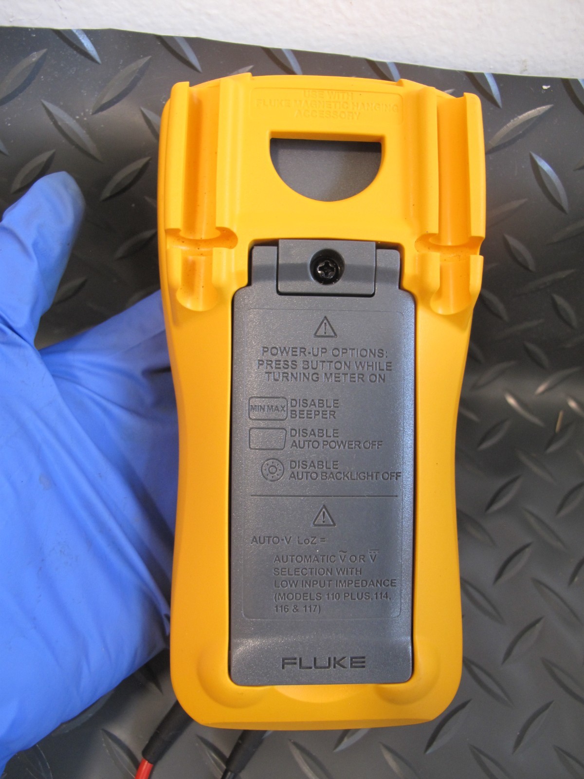 Fluke 110 Plus true rms multimeter w/ leads & manual volt meter tested