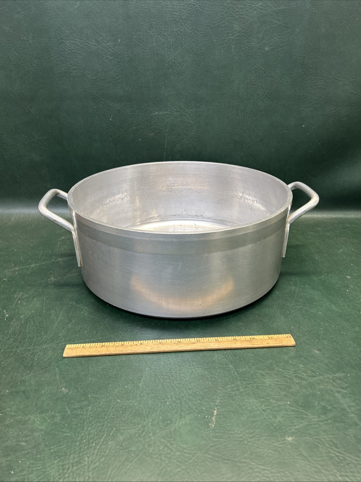 Heavy Vollrath 68215 Classic Select 15 qt Aluminum Brazier 14.75″ diamter
