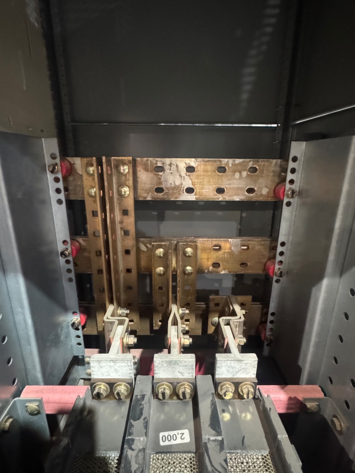 2000A GE MAIN BREAKER SWITCHGEAR 480/277v 2000A Plug SWITCHBOARD