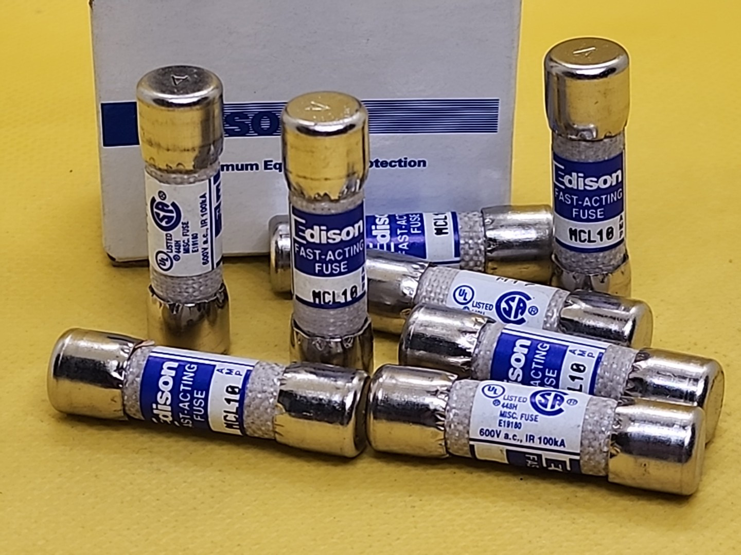 BOX OF 10 – EDISON FUSEGEAR MCL10 FAST ACTING 10A, 600V FUSE [MG4]