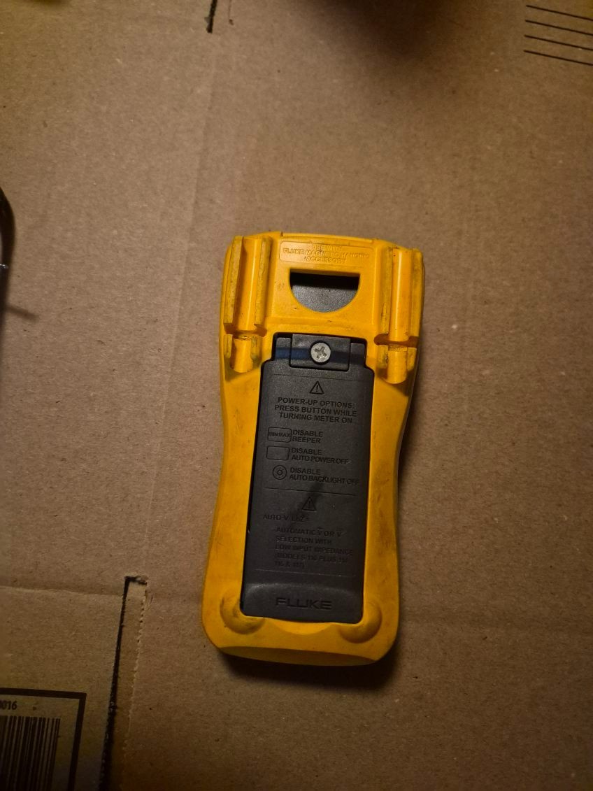 Fluke 115 Field Technicians Digital Multimeter Compact true-rms meter USED