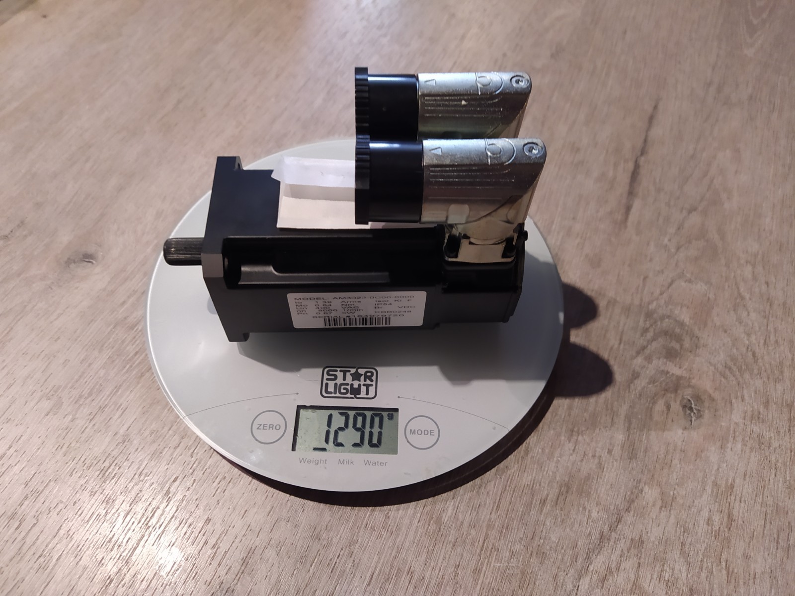 BECKHOFF AM3022-0C00-0000 SERVO MOTOR [NEW]