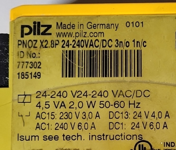 PILZ PNOZ X2.8P 777302 Safety Relay Module Electric System Controller Unit