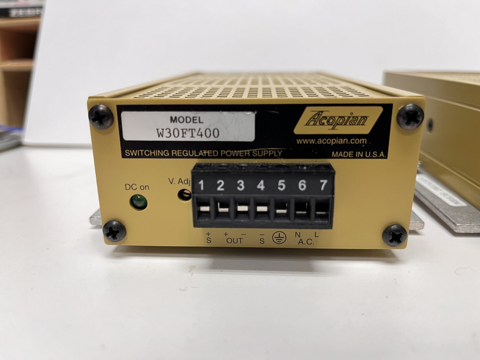 Acopian W30FT400 Regulated 30VDC 4A Power Supply (AC or DC Input) Narrow Prof.