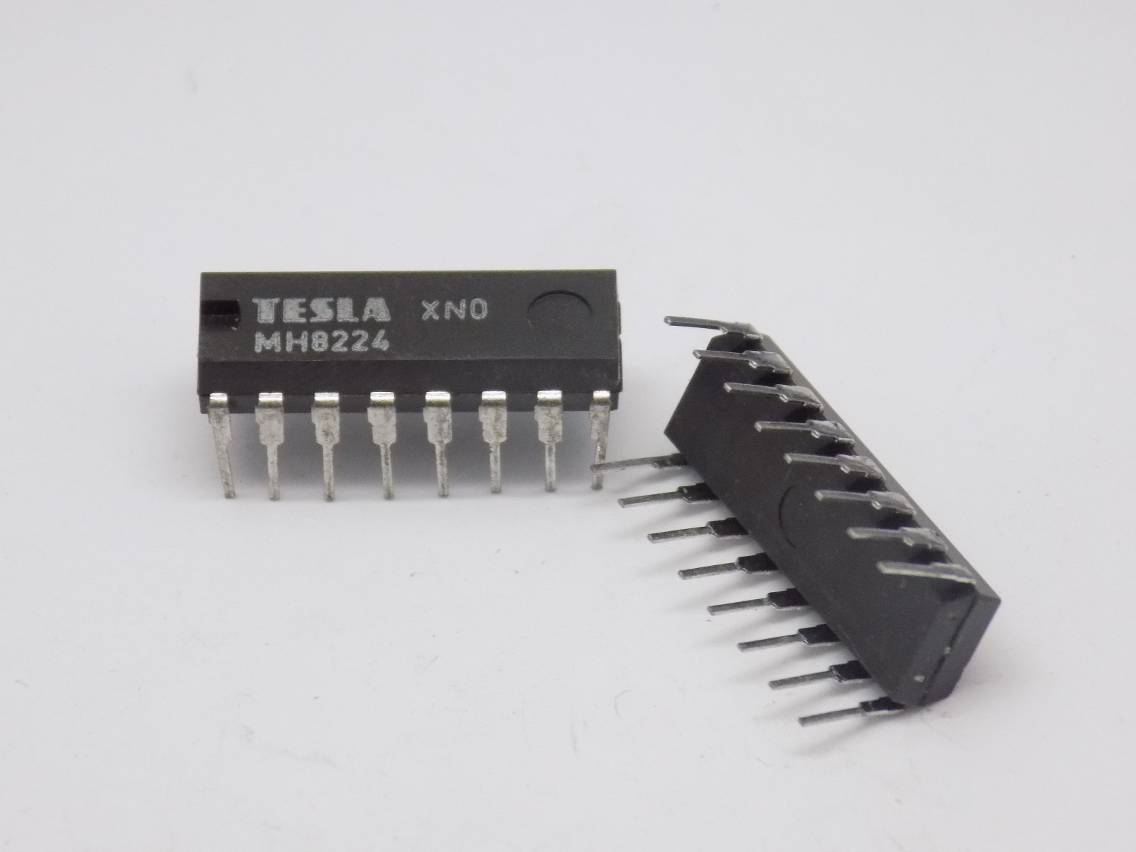 2x Tesla MH8224 Bipolar logic ICs, peripheral circuits microprocessor system