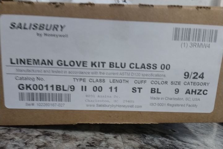 Salisbury GK0011BL/9 Size 9 11 In Length Blue Electrical Glove Kit