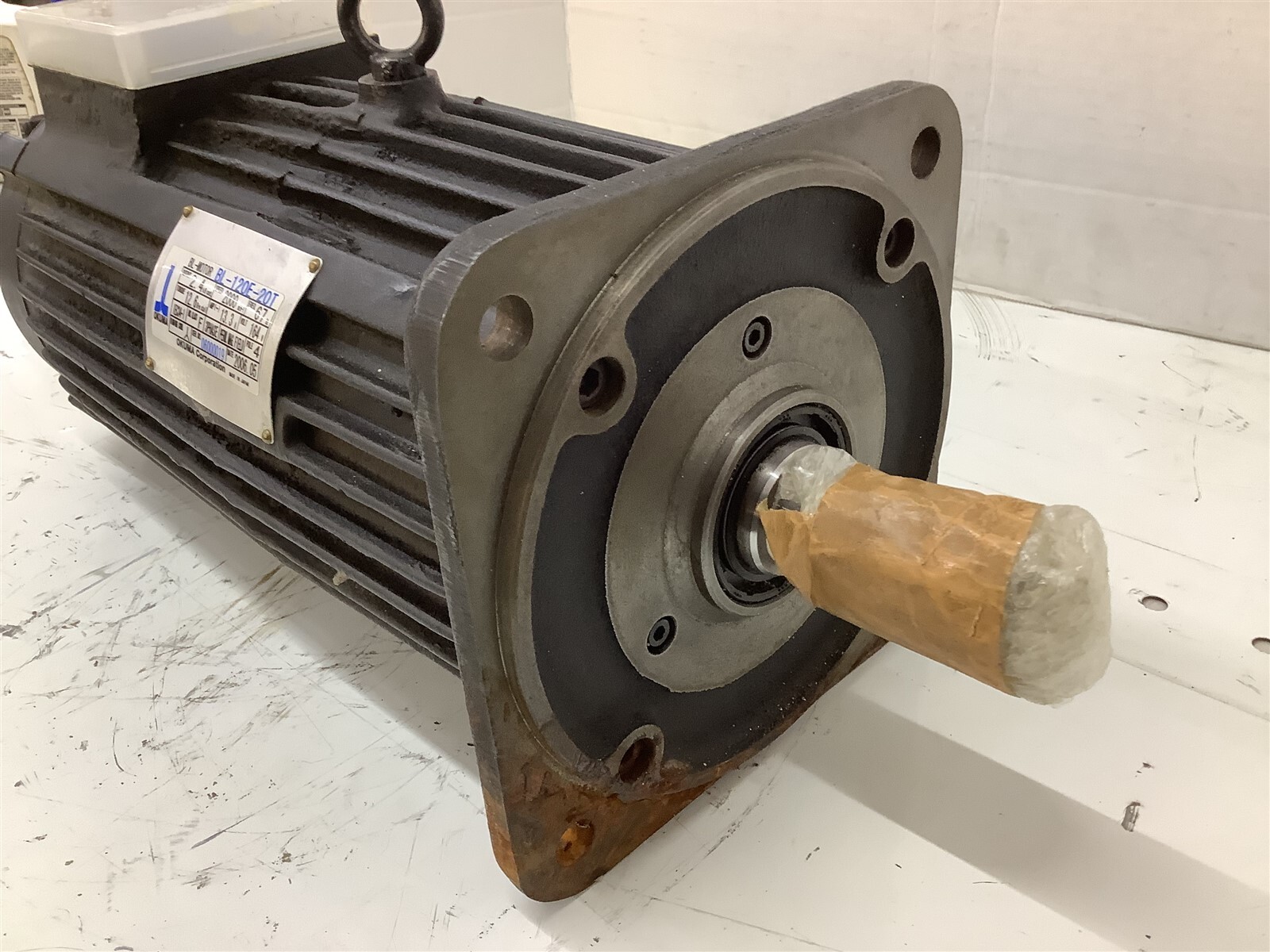 Okuma BL-120E-20T 2.4kW 164V 2000 RPM 4Pole 3PH 67Hz