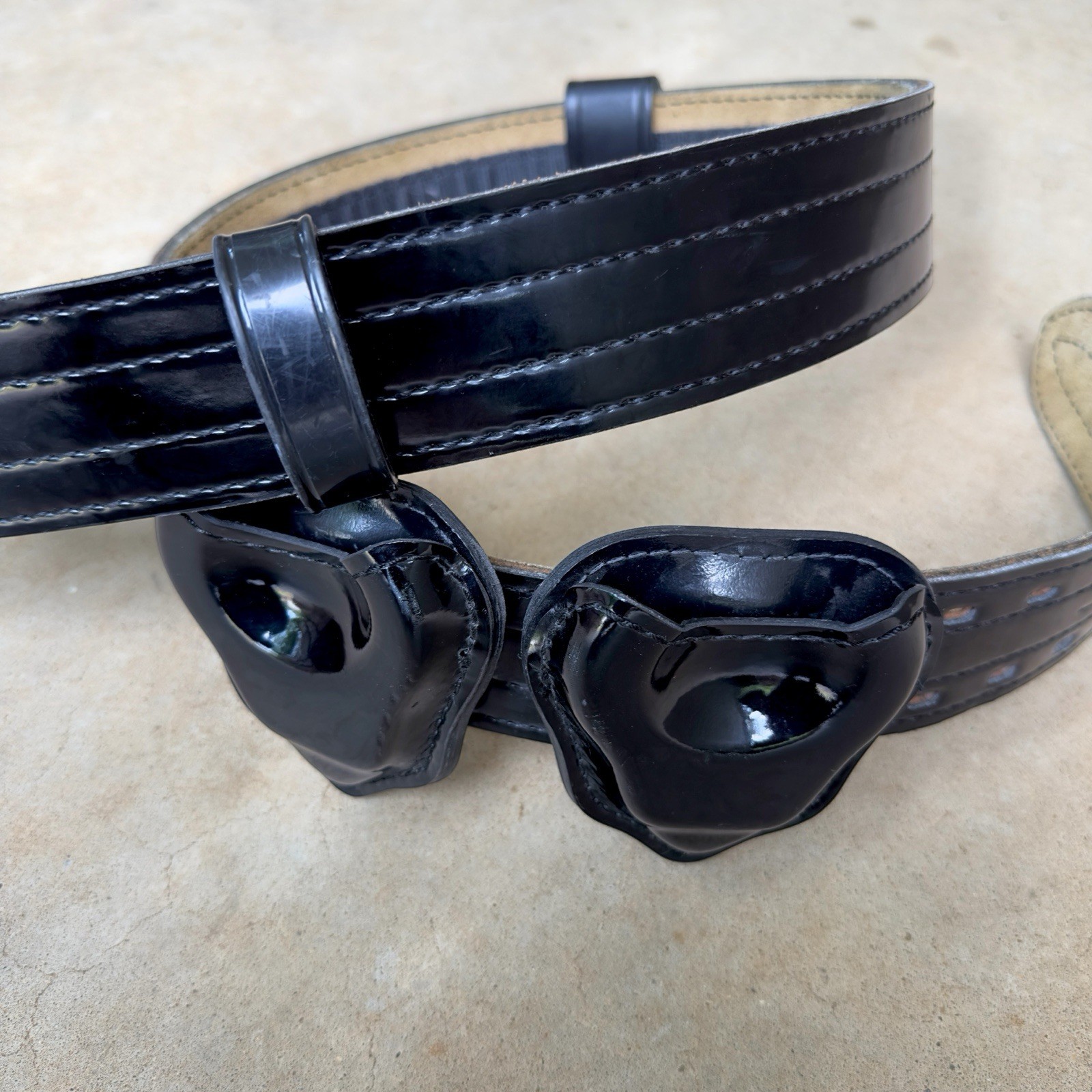 Safariland Duty Belt MDL 87V 44/110 4210 Black Solid Brass Buckle Handcuff Cases