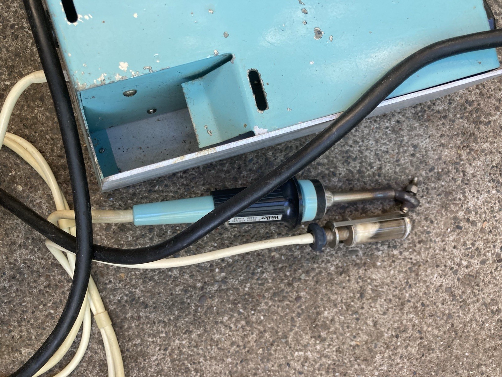Weller DS600 Portable Desoldering Station With DS601