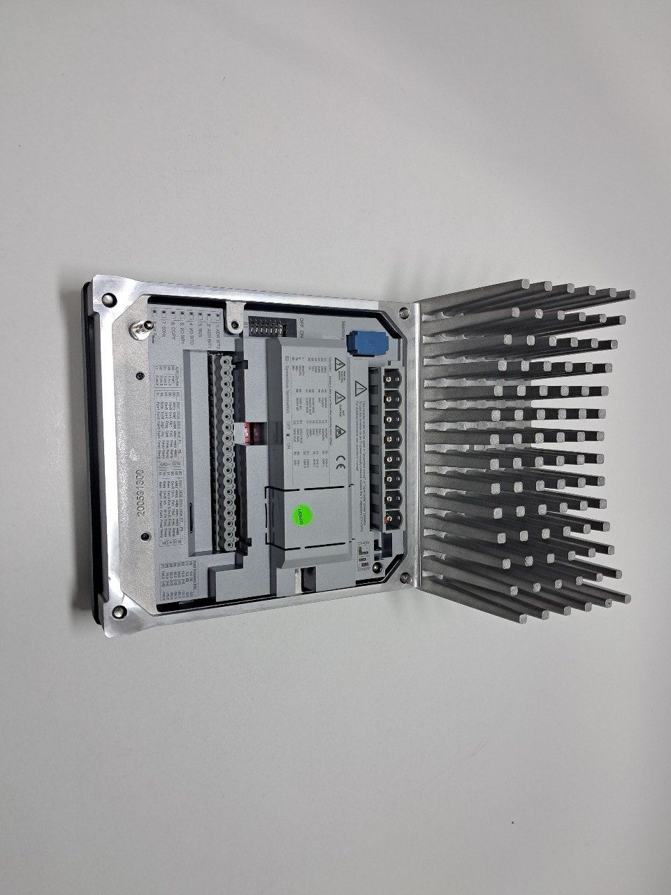 Used – Nord SK 205E-111-340-A INVERTER 1.1 kW 3ph FLA 2.7 Amps 0/400 Hz