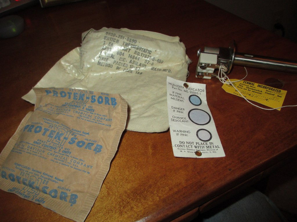 Fenwal 17323-6 Thermoswitch -100F to 600F 120/240VAC 5A/10A – New IN SEALED BAG