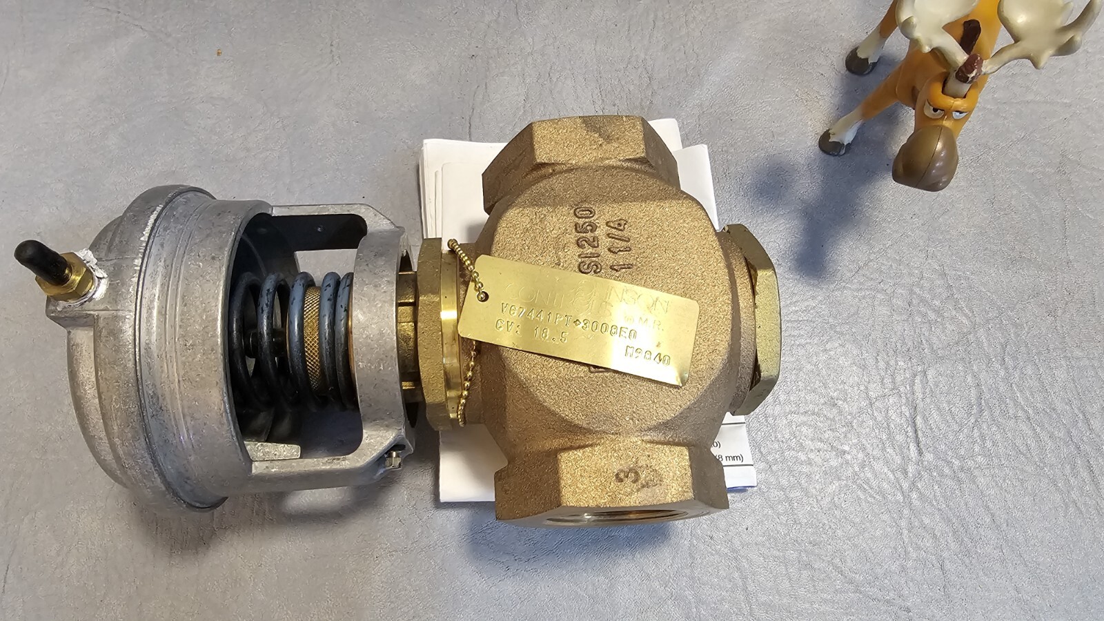 Johnson Controls V-3000-8001 PNEU valve actuator