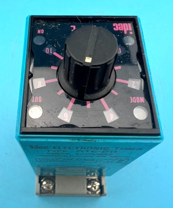 Idec RTE-P11 Electronic Timer Relay Socket 24V 10A 120V 0.1 Sec-10 Min SR2P-05