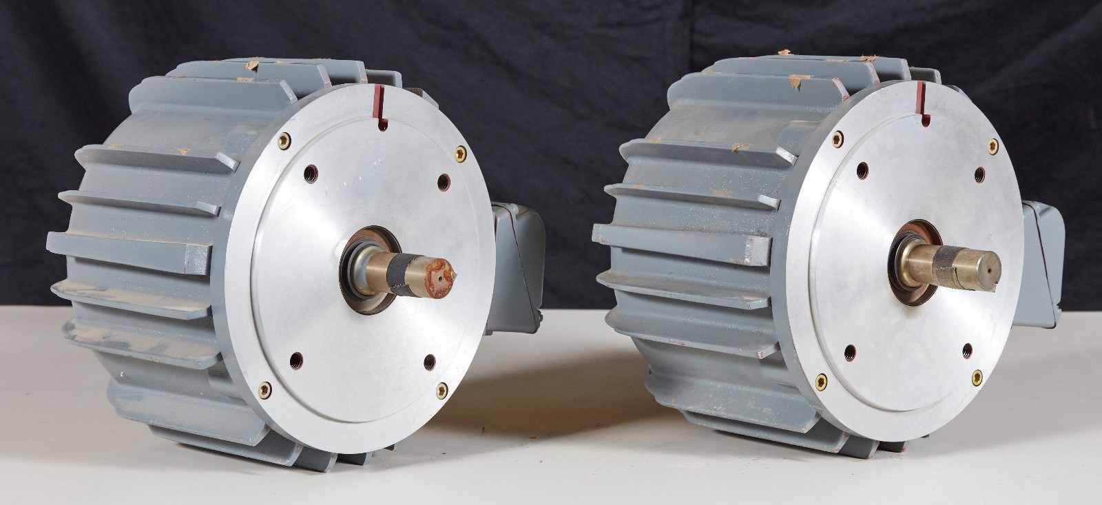 BRAND NEW Reuland Waferthin 4HP 3 Phase 240v 1200 RPM 900 Frame Motors