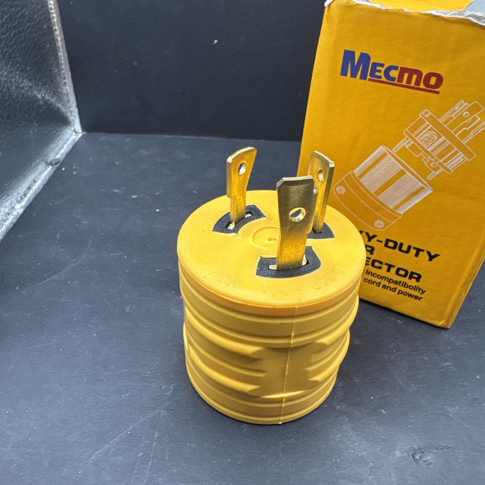 Mecmo Nema L5-30P to TT-30R 30 Amp RV Adapter 3 Prong