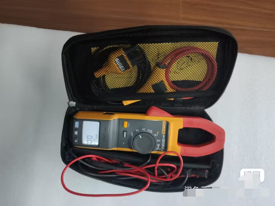 Fluke 381 Remote Display True RMS AC/DC Clamp Meter Without batteries