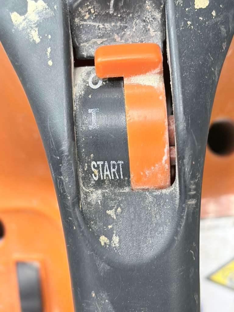 STIHL TS420 14 inch Gas Handheld – Cut-Off – Orange – USED